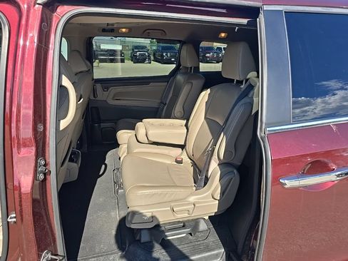 Used 2018 Honda Odyssey Touring image 17
