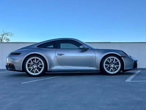 Used 2025 Porsche 911 Carrera GTS image 9