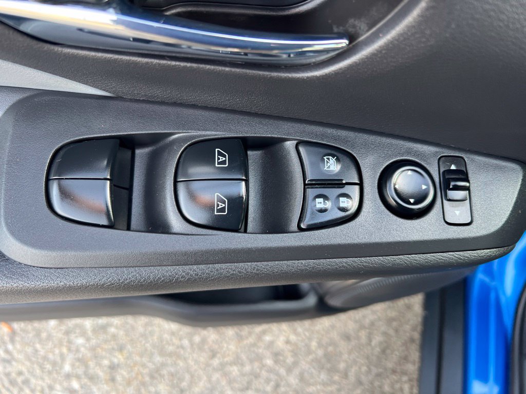 Certified 2021 Nissan Kicks SR w/ SR Premium Package FWD image 47