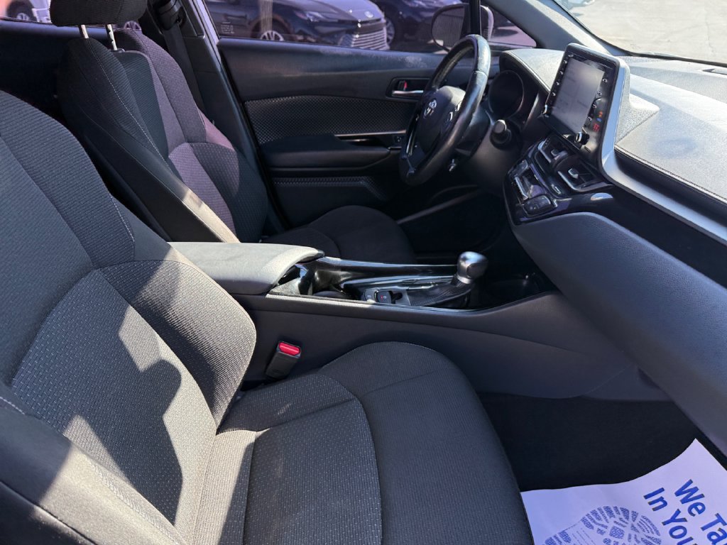Used 2019 Toyota C-HR XLE FWD image 19