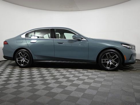 New 2026 BMW 530i xDrive w/ Premium Package image 8