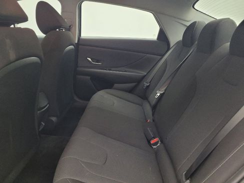 Used 2025 Hyundai Elantra SE FWD image 18