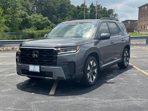 Certified 2026 Honda Pilot Touring image 9