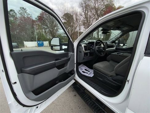 Used 2025 Ford F250 XLT w/ FX4 Off-Road Package image 11
