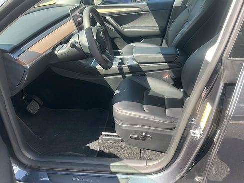 Used 2023 Tesla Model Y AWD image 19