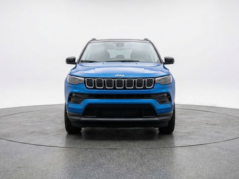 Used 2025 Jeep Compass Limited image 2