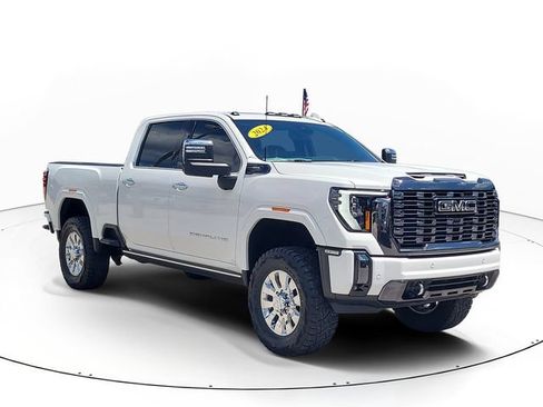Used 2024 GMC Sierra 2500 Denali Ultimate AWD/4WD image 3