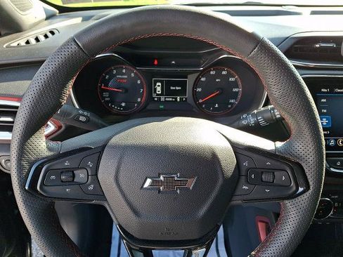 Used 2023 Chevrolet TrailBlazer RS w/ Convenience Package AWD/4WD image 19