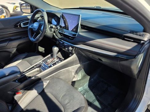 Used 2023 Jeep Compass Trailhawk image 9