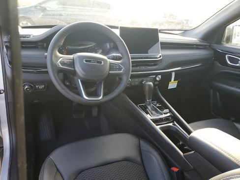 New 2026 Jeep Compass Latitude image 6