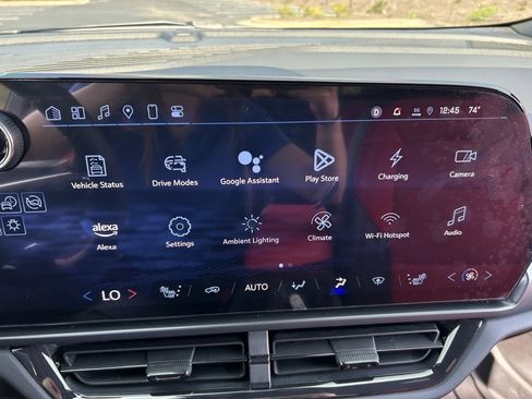 Used 2025 Chevrolet Equinox EV RS image 27