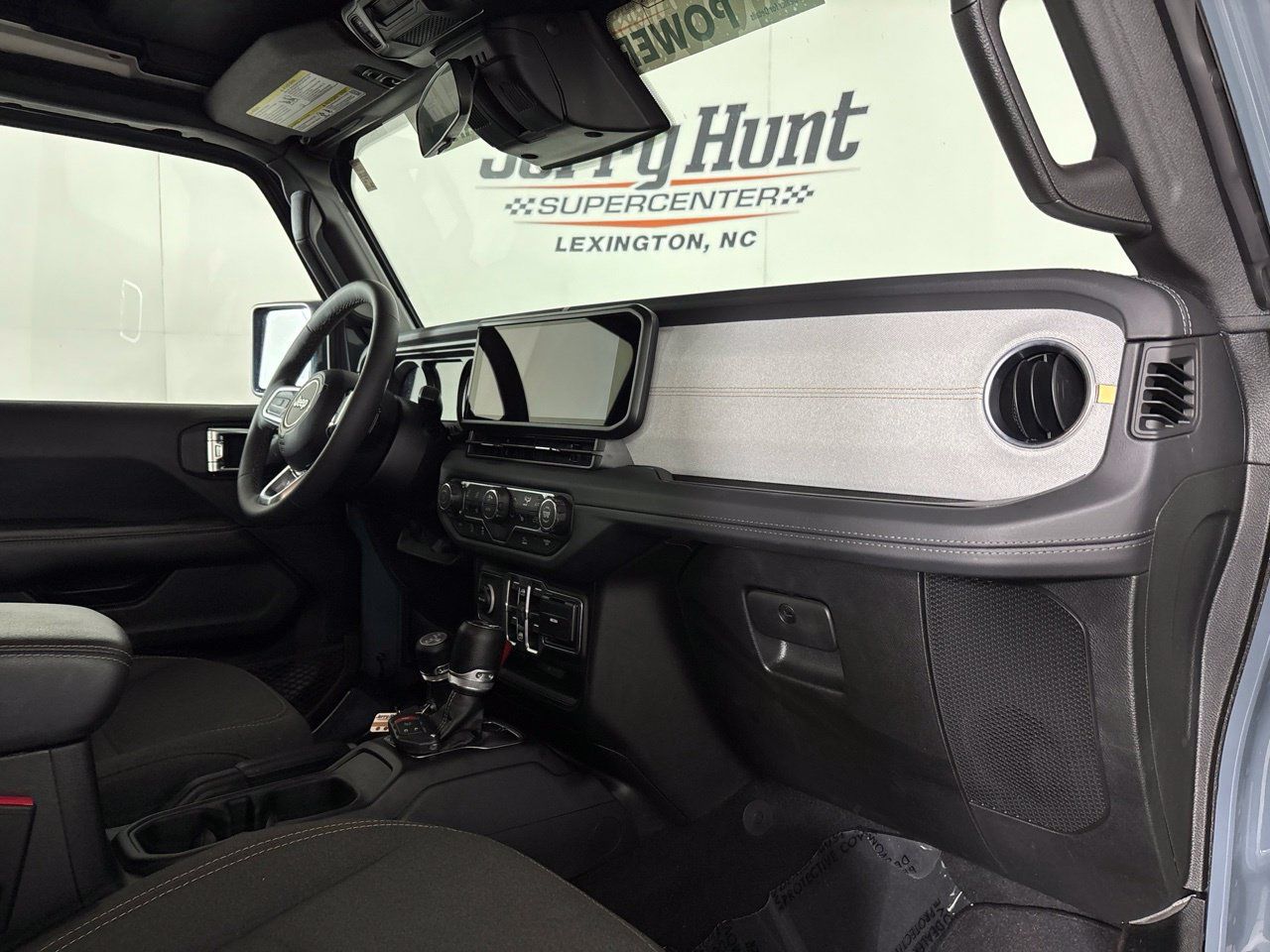 Used 2026 Jeep Wrangler Unlimited Sahara AWD/4WD image 31
