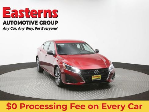 Used 2025 Nissan Altima 2.5 SV FWD image 50