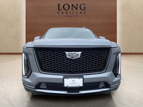 Certified 2025 Cadillac Escalade Sport Platinum w/ LPO, ONYX Package AWD/4WD image 8