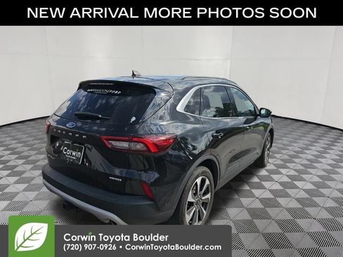 Used 2023 Ford Escape Platinum w/ Premium Technology Package AWD/4WD image 8
