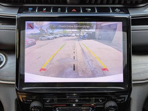 Used 2022 Jeep Grand Cherokee Limited 4xe AWD/4WD image 13