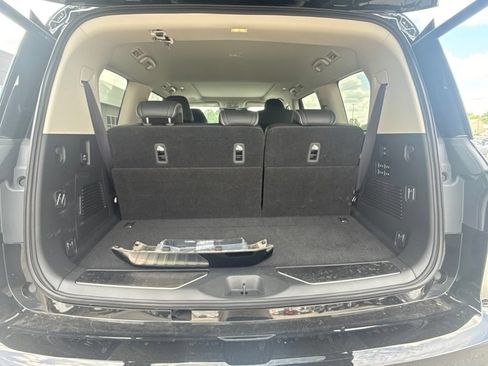 Used 2025 INFINITI QX80 Sensory AWD/4WD image 8