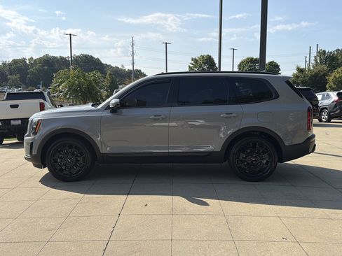Used 2022 Kia Telluride SX w/ SX Prestige Package AWD/4WD image 8