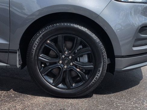 Used 2022 Ford Edge SE w/ Black Appearance Package AWD/4WD image 11