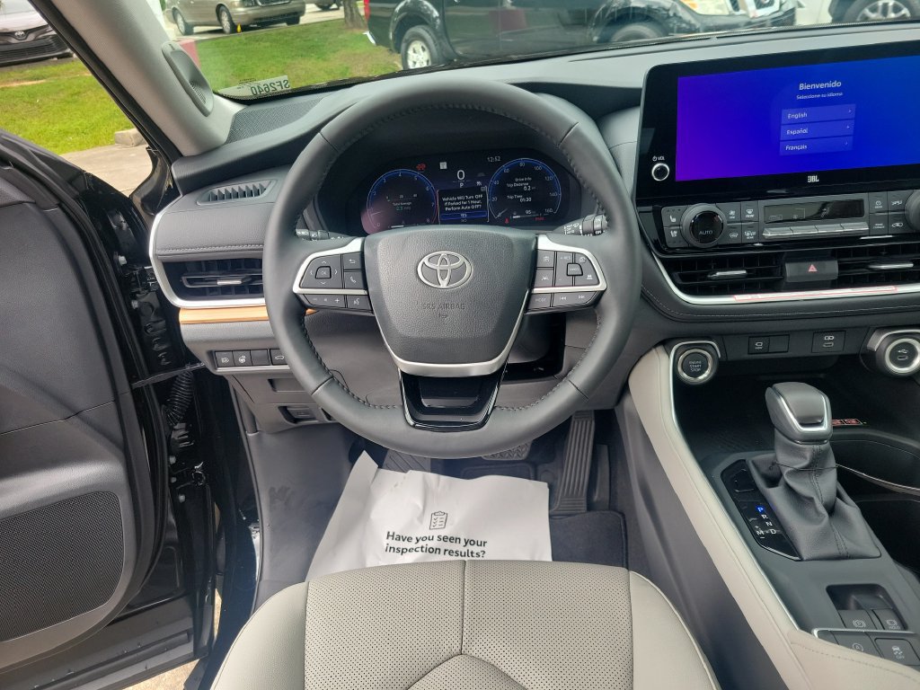 Certified 2026 Toyota Grand Highlander FWD image 35