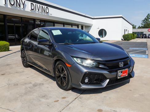 Used 2018 Honda Civic EX image 2