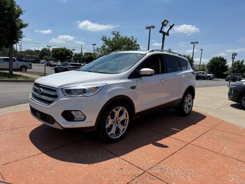 Used 2019 Ford Escape Titanium FWD image 3