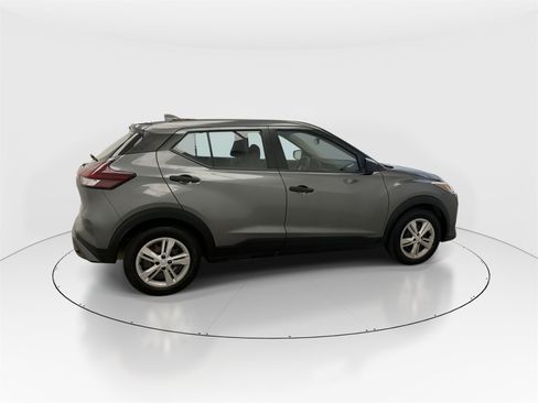 Used 2021 Nissan Kicks S image 8