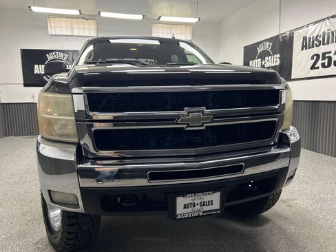 Used 2007 Chevrolet Silverado 2500 LT w/ 2LT Convenience Package AWD/4WD image 2