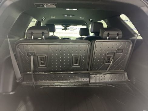 Used 2023 Chevrolet Traverse LT image 40