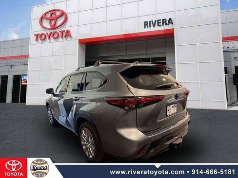 Used 2023 Toyota Highlander Limited image 7