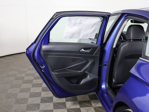 Used 2024 Volkswagen Jetta SE w/ Panoramic Sunroof Package image 19