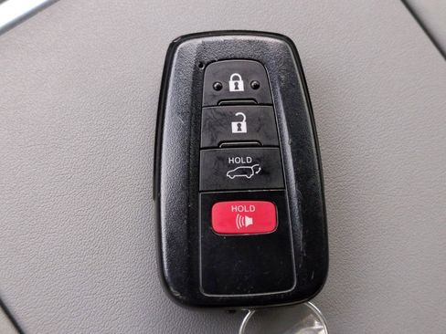 Used 2022 Toyota Highlander Limited image 34