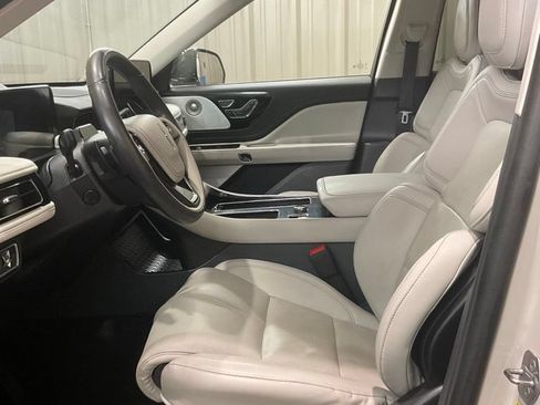 Used 2025 Lincoln Aviator Reserve w/ Equipment Group 201A AWD/4WD image 9
