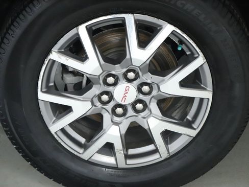 Used 2021 GMC Acadia SLT w/ Preferred Package image 12