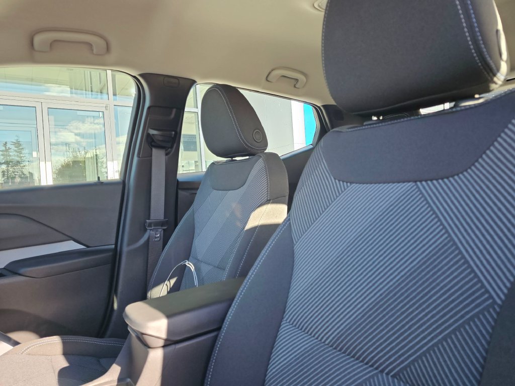 New 2027 Chevrolet Bolt LT w/ Comfort Package FWD image 25