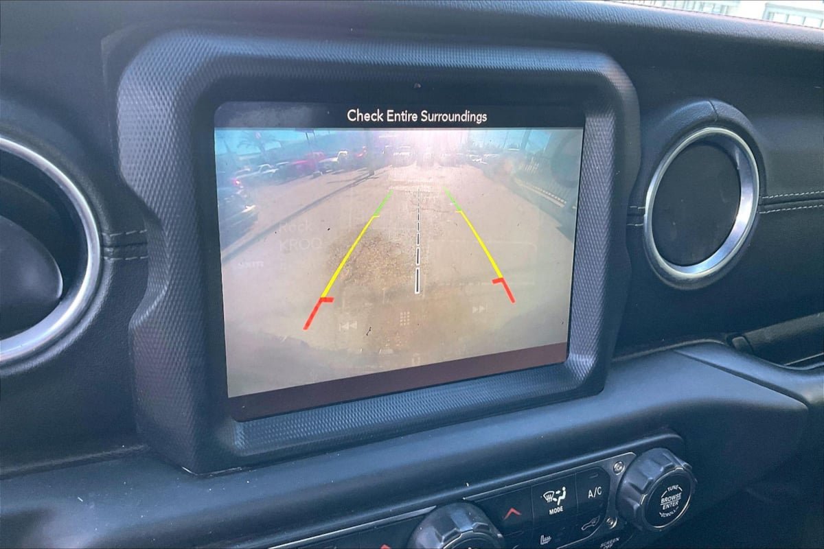 Used 2019 Jeep Wrangler Unlimited Sahara w/ Quick Order Package 24M Moab AWD/4WD image 20
