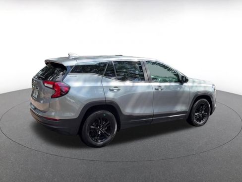Used 2024 GMC Terrain SLE FWD image 15