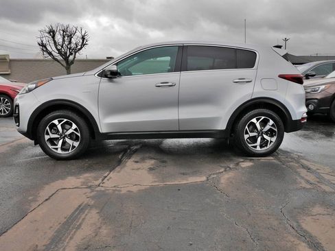Used 2020 Kia Sportage LX w/ LX Popular Package image 4