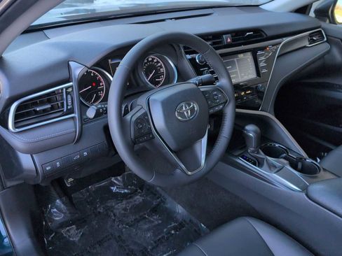 Used 2018 Toyota Camry L image 10