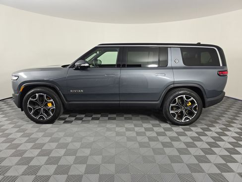 Used 2023 Rivian R1S Adventure image 2