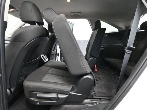Used 2023 Kia Sorento LX AWD/4WD image 38