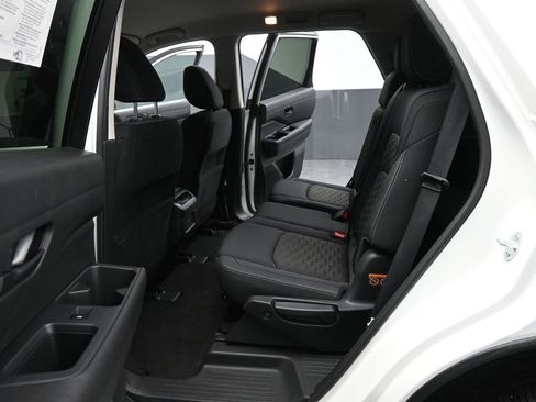 Used 2024 Nissan Pathfinder SV image 27