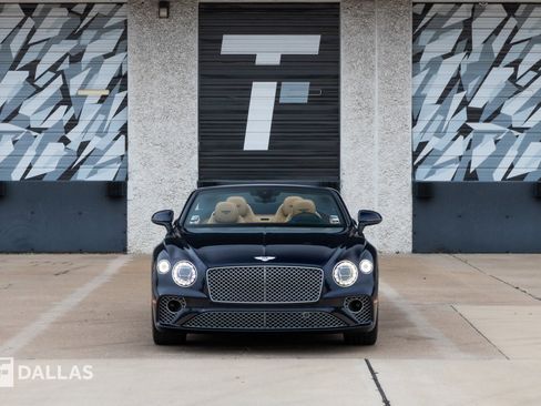 Used 2021 Bentley Continental GT image 3