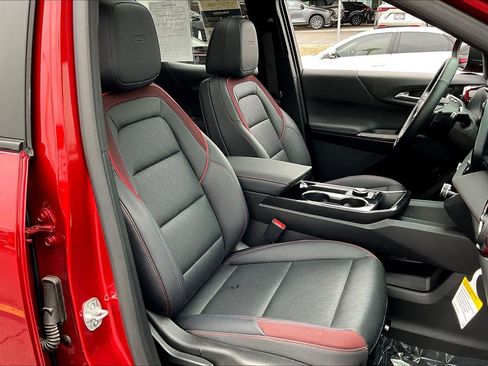 Used 2025 Chevrolet Equinox RS image 8