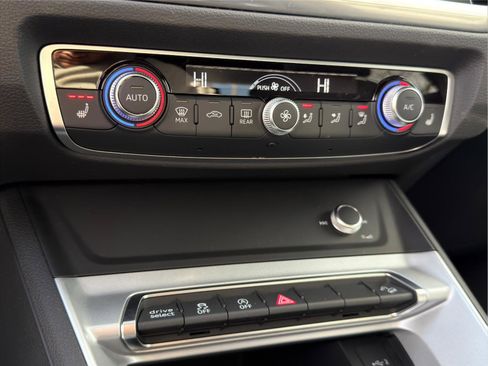 Used 2021 Audi Q3 2.0T Premium image 17