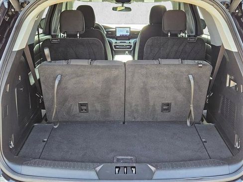 Used 2023 Ford Explorer XLT RWD image 6