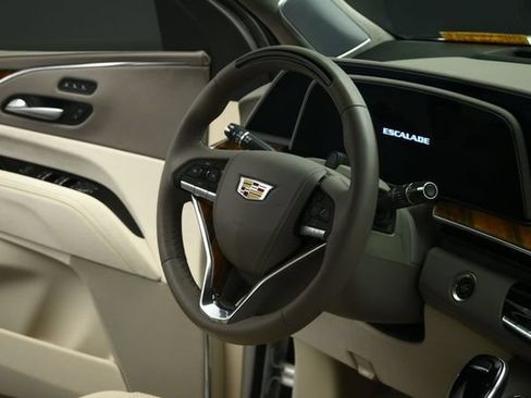 Used 2024 Cadillac Escalade Sport Platinum RWD image 67
