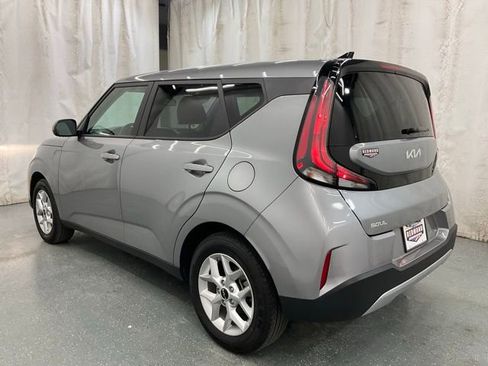 Used 2025 Kia Soul LX w/ LX Technology Package FWD image 5
