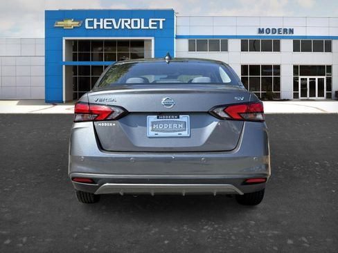 Used 2020 Nissan Versa SV FWD image 4