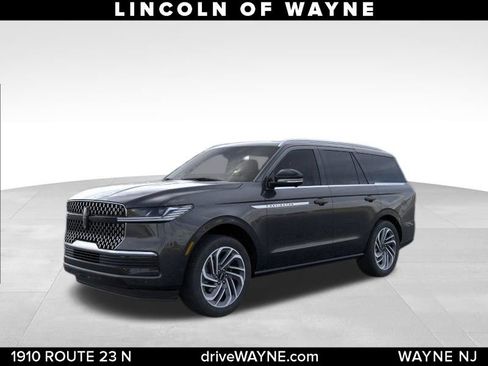 Used 2026 Lincoln Navigator Reserve image 1